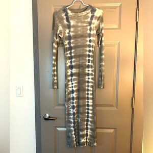 Revolve dress size medium
